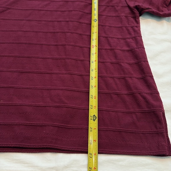 Class 955 Burgundy Short Sleeve Textured Oversized Top. Medium - Picture 8 of 10
